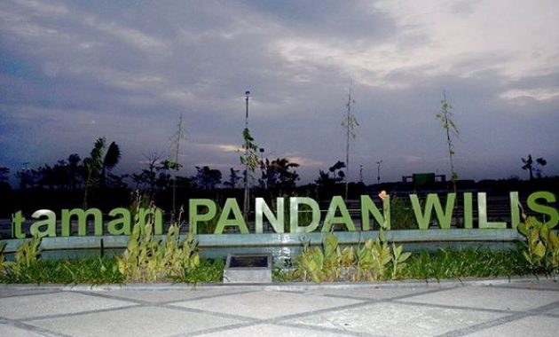 taman pandan wilis, tempat wisata yang diapit dua gunung di nganjuk