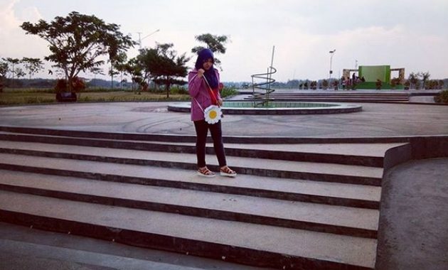taman pandan wilis, tempat wisata yang diapit dua gunung di nganjuk