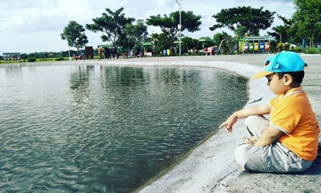 taman pandan wilis, tempat wisata yang diapit dua gunung di nganjuk