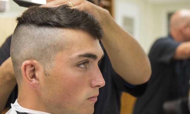 Tampil Tampan Dalam Sekejap Lewat Bantuan 10 Barbershop Terbaik di Banjarmasin Ini