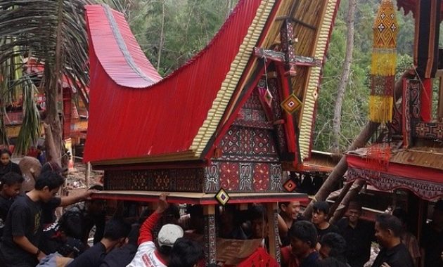 tana toraja, tempat yang pas untuk mengenal salah satu kekayaan budaya indonesia