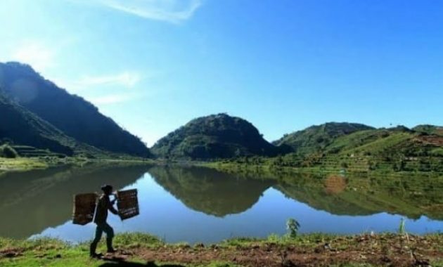 telaga cebong dieng wonosobo, keindahan menakjubkan dibalik bukit sikunir
