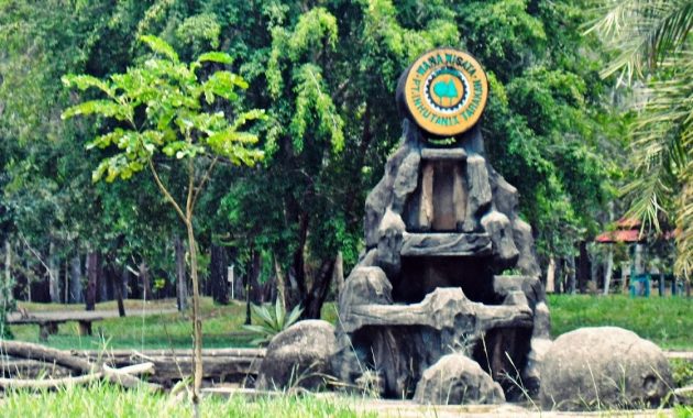 terbuai indahnya wisata di balikpapan yang bikin malas pulang, Kebun Raya Balikpapan, Wanawisata KM 10, Batu Dinding, Pantai Kemala
