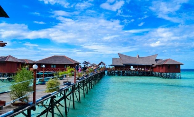 Tertarik Jelajah Derawan Dengan Cara Backpacking? Tips Ini Wajib Diikuti!