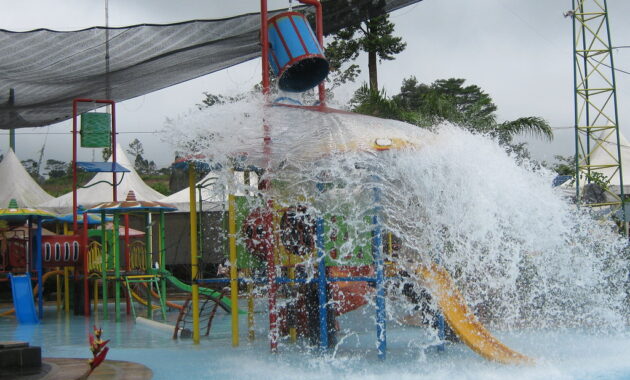 the fountain water park, taman rekreasi air di semarang yang seru banget, Harga Tiket Masuk, Jalan Menuju Lokasi, Fasilitas, Tentang Fountain Waterpark, Pesona Fountain Waterpark