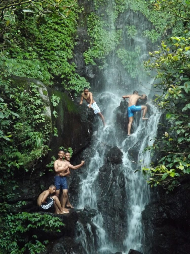 air terjun brebes, air terjun di brebes, air terjun terbaik di brebes, curug brebes, curug di brebes, objek wisata alam di brebes, wisata alam brebes, wisata brebes, top 10+ air terjun di brebes terbaru & terhits, review lokasi, tiket, fasilitas dll