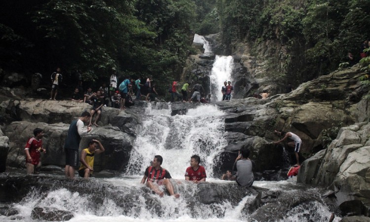 air terjun di karawang, curug cigentis, curug di karawang, curug karawang, rekreasi air terjun di karawang, wisata air terjun di karawang, wisata alam di karawang, wisata curug di karawang, top 10+ curug di karawang terbaik & terhits, air terjun paling indah memukau!