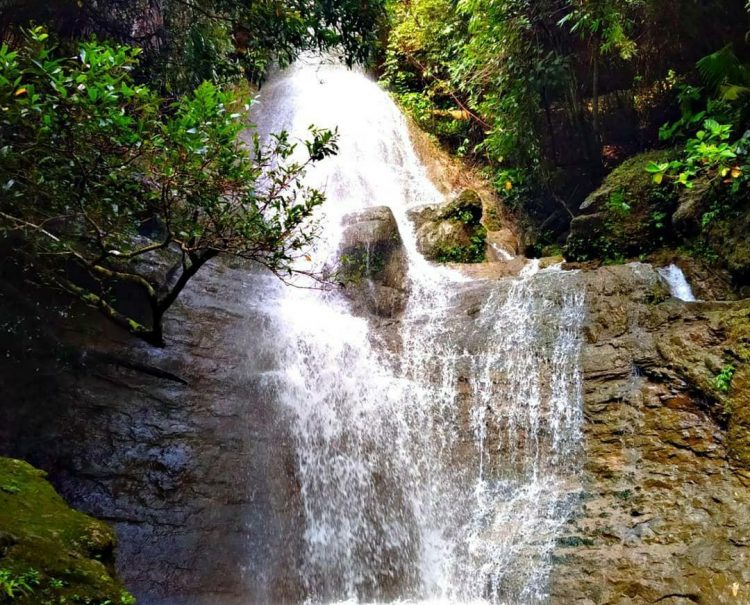air terjun di pangandaran, curug di pangandaran, objek wisata air terjun di pangandaran, rekomendasi curug di pangandaran, rekomendasi curug di pangandaran terbaik, wisata alam di pangandaran, top 10+ curug di pangandaran terbaik & terhits, air terjun green canyon