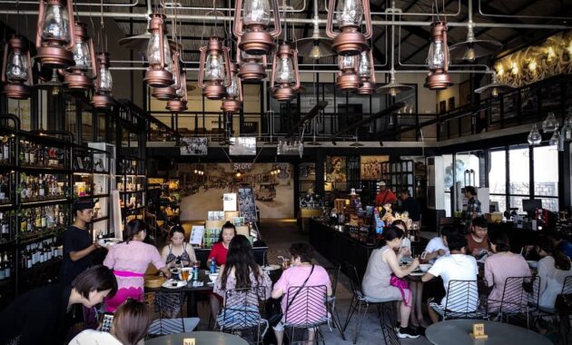 top 10+ daftar pilihan cafe paling oke buat hangout di daerah denpasar, unik dan instagramable banget