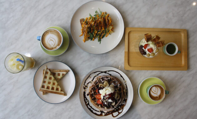 top 10+ daftar pilihan cafe paling oke buat hangout di daerah denpasar, unik dan instagramable banget