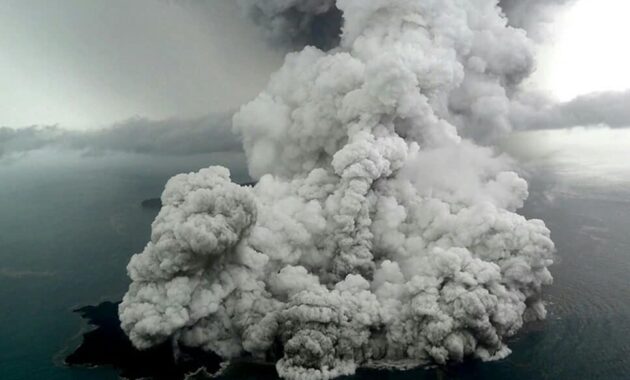 top 10+ daftar pilihan gunung aktif yang sering meletus di negara indonesia, wajib untuk kalian ketahui