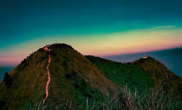 top 10+ daftar pilihan gunung daerah semarang yang diburu para pecinta alam untuk hiking
