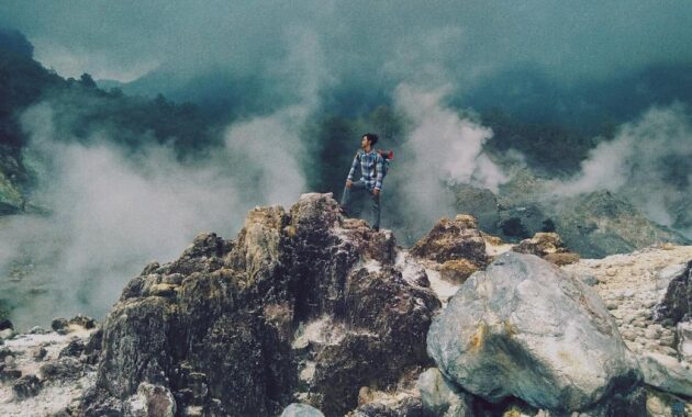 Top 10+ Daftar Pilihan Gunung Terangker di Indonesia Namun Memiliki Keindahan Yang Luar Biasa