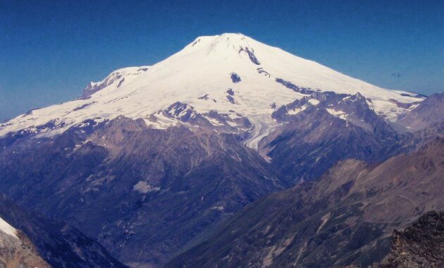 Top 10+ Daftar Pilihan Gunung Tertinggi di Negara Indonesia Yang Memiliki Keindahan Sangat Luar Biasa