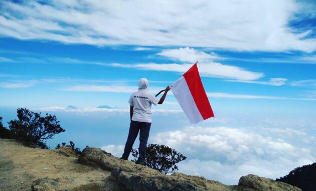 top 10+ daftar pilihan gunung tertinggi di pulau jawa cocok buat spot pendakian kalian para pencinta alam