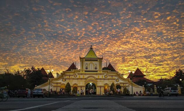 top 10+ daftar pilihan masjid terindah di negara indonesia yang bikin nyaman saat beribadah