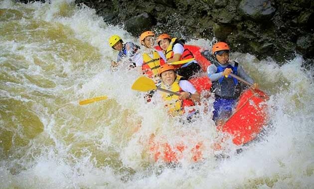 top 10+ daftar rekomendasi tempat dan paket outbound puncak yang menarik untuk dikunjungi