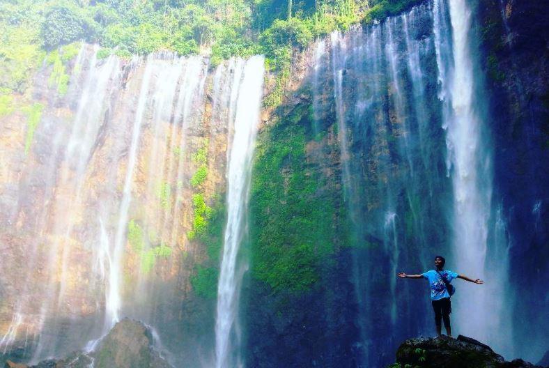 aktivitas seru coban sewu, coban sewu, coban sewu malang, daya tarik coban sewu, fasilitas coban sewu, harga tiket masuk coban sewu, kegiatan seru coban sewu, lokasi coban sewu, top 10+ foto air terjun coban sewu malang: harga tiket, fasilitas, daya tarik!