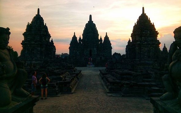 top 10+ foto candi sewu klaten, harga tiket masuk, sejarah legenda, lokasi alamat, nomer telepon + arsitektur pembangunan