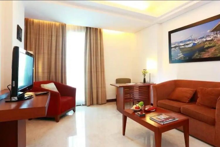 alamat grand surya kediri, fasilitas grand surya kediri, grand surya hotel kediri, grand surya kediri, harga sewa grand surya kedirigrand surya kediri, hotel grand surya kediri, kamar grand surya kediri, lokasi grand surya kediri, objek wisata sekitar grand surya kediri, top 10+ foto grand surya hotel kediri, alamat, fasilitas, tarif sewa, wisata dll