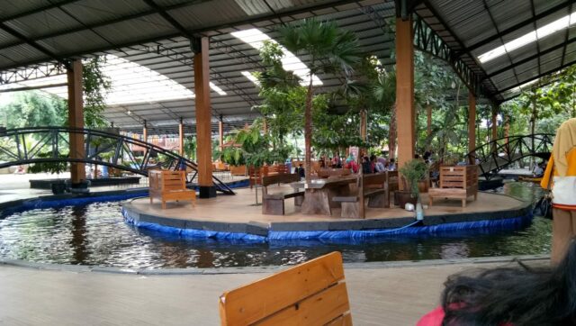 agrowisata kali klatak, aktivitas seru kampung coklat, daya tarik kampung coklat, harga tiket kampung coklat, harga tiket masuk kampung coklat, kampung coklat, kampung coklat kediri, objek wisata kampung coklat, wahana kampung coklat, wisata kampung coklat, top 10+ foto kampung coklat blitar: harga tiket, fasilitas, wahana, daya tarik