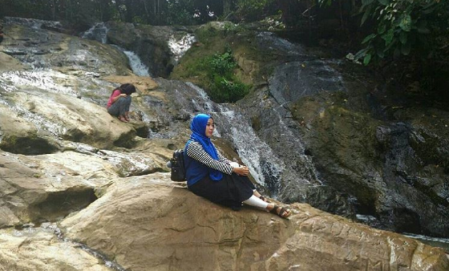 top 10+ gambar air terjun pinang seribu balikpapan, lokasi alamat, jam buka tutup, penginapan di sekitar wisata + jalan menuju ke sana