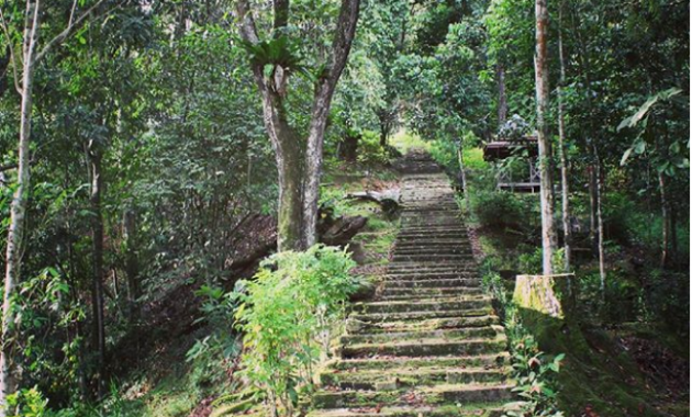 top 10+ gambar air terjun tanah merah balikpapan, misteri mistis, lokasi alamat + fasilitas yang di sediakan wisata