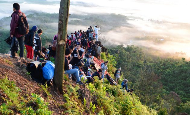 top 10+ gambar biru bukit balikpapan, lokasi alamat, ketinggian, hotel villa di sekitar wisata + jalan menuju ke sana