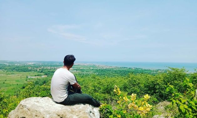 top 10+ gambar bukit larangan gresik, lokasi alamat + history tragedi rahasia