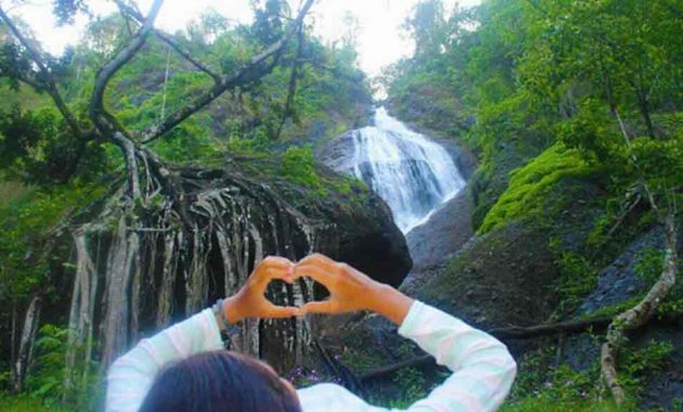 top 10+ gambar curug winong wonosobo, harga tiket masuk wisata, lokasi alamat, sejarah legenda + jam buka tutup