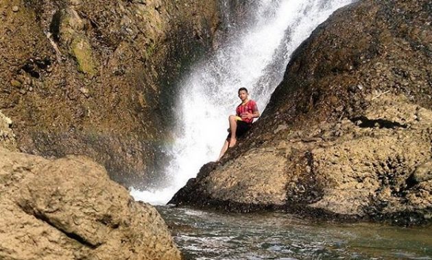 top 10+ gambar curug winong wonosobo, harga tiket masuk wisata, lokasi alamat, sejarah legenda + jam buka tutup