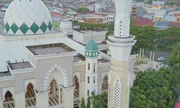 top 10+ gambar masjid raya makassar, lokasi alamat, arsitektur pembangunan + keindahan kesempurnan di dalamnya?