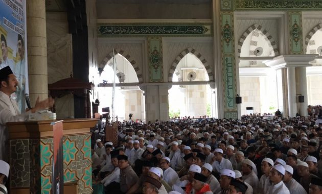 top 10+ gambar masjid raya makassar, lokasi alamat, arsitektur pembangunan + keindahan kesempurnan di dalamnya?