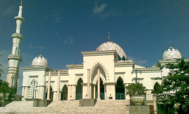 top 10+ gambar masjid raya makassar, lokasi alamat, arsitektur pembangunan + keindahan kesempurnan di dalamnya?