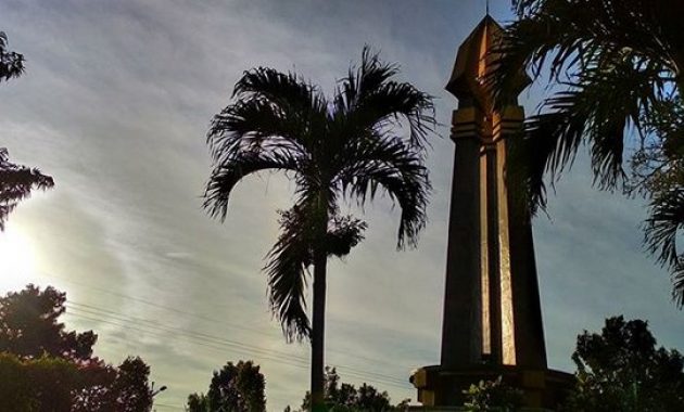 top 10+ gambar monumen sampang madura, rute menuju ke sana, lokasi alamat + keindahan bangunan
