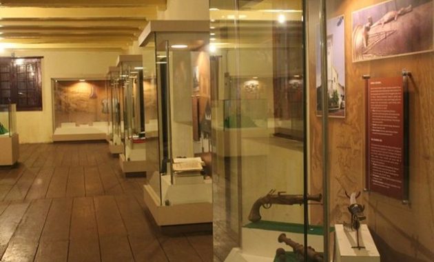 top 10+ gambar museum la galigo makassar, lokasi alamat, jam buka tutup, nomer telpon + keunikan benda di dalam