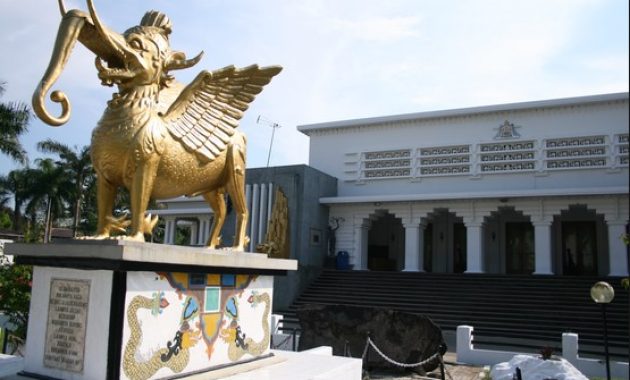 top 10+ gambar museum mulawarman balikpapan, sejarah legenda, lokasi alamat, peninggalan benda yang ada di dalam wisata + jam buka tutup