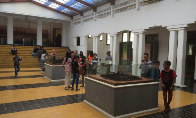 top 10+ gambar museum mulawarman balikpapan, sejarah legenda, lokasi alamat, peninggalan benda yang ada di dalam wisata + jam buka tutup