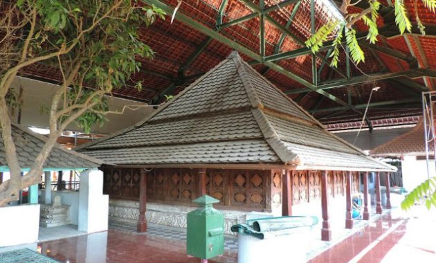top 10+ gambar museum sunan giri gresik, lokasi alamat, jam buka + koleksi