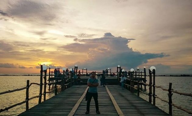 top 10+ gambar pantai akkarena makassar, harga tiket masuk, lokasi alamat, misteri mitos + rute jalan menuju wisata