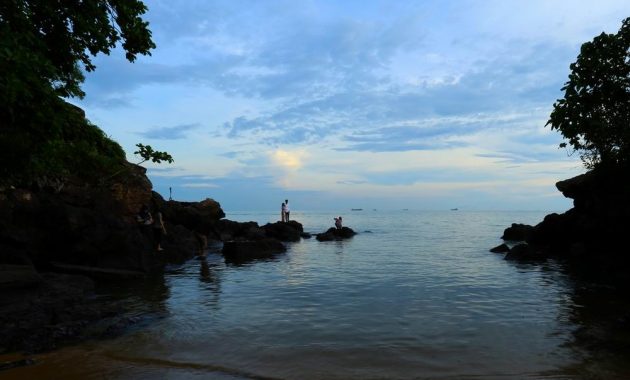 top 10+ gambar pantai batu balikpapan, lokasi alamat, penginapan hotel + fasilitas yang di sediakan wisata