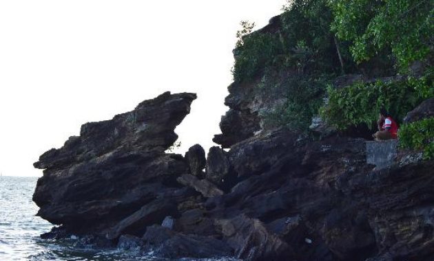 top 10+ gambar pantai batu balikpapan, lokasi alamat, penginapan hotel + fasilitas yang di sediakan wisata