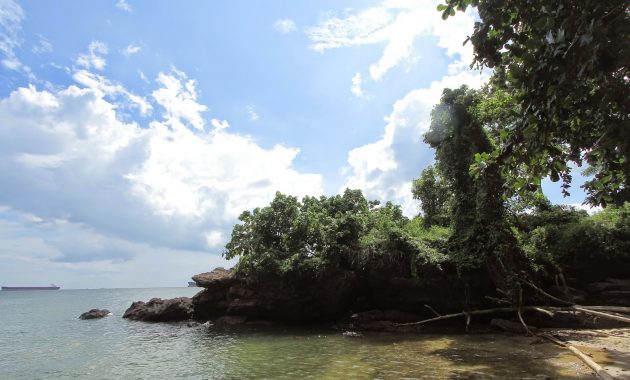 Top 10+ Gambar Pantai Batu Balikpapan, Lokasi Alamat, Penginapan Hotel + Fasilitas Yang di Sediakan Wisata