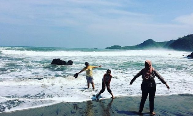 top 10+ gambar pantai pasir kebumen, lokasi alamat, villa di sekitar + jalur menuju wisata