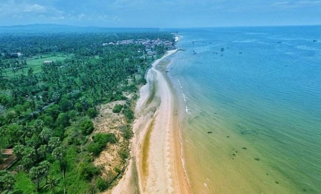 top 10+ gambar pantai slopeng madura, rute menuju wisata, lokasi alamat, jam buka + fasilitas di sekitar