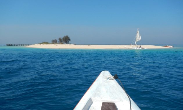 top 10+ gambar pulau kodingareng keke, harga tiket masuk, lokasi alamat, keindahan di sekitar area + rute jalan menuju wisata