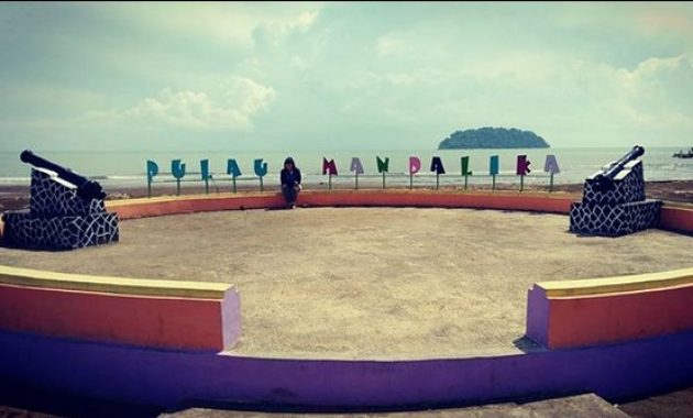 top 10+ gambar pulau mandalika jepara, lokasi alamat, jam buka tutup, keindahan wisata + misteri mitos