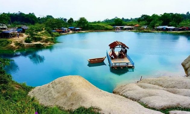 top 10+ gambar telaga biru cianjur, lokasi alamat, misteri mitos, hotel di sekitar + jalan menuju wisata