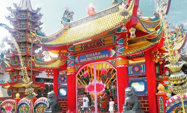 top 10+ gambar vihara avalokitesvara madura, rute menuju wisata, lokasi alamat, jam buka + nomer telepon