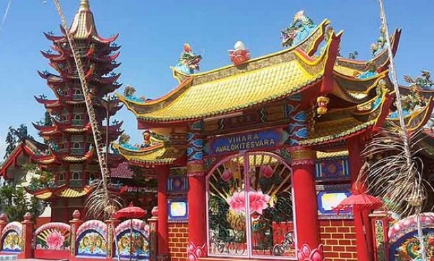 top 10+ gambar vihara avalokitesvara madura, rute menuju wisata, lokasi alamat, jam buka + nomer telepon
